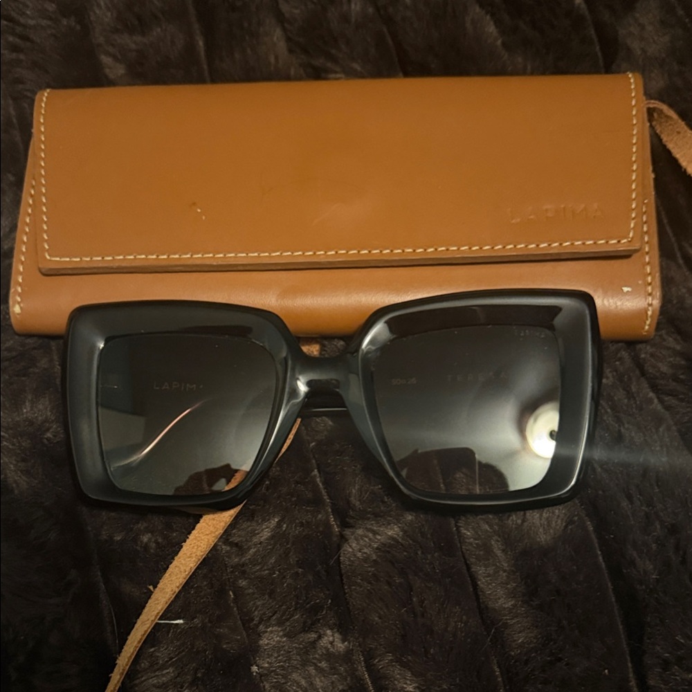 LAPIMA TERESA Sunglasses with Tan Case